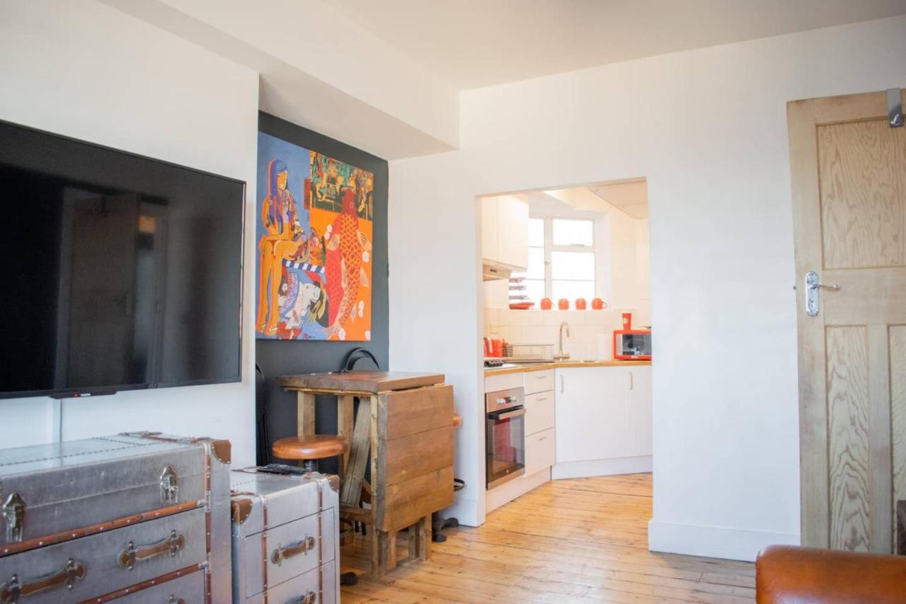 Beautifully Decorated Contemporary 2 Bedroom Flat London Luaran gambar